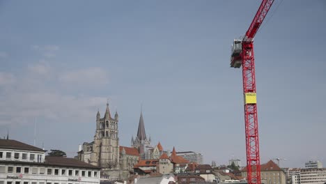 Construction-crane-with-Lausanne-cathedral