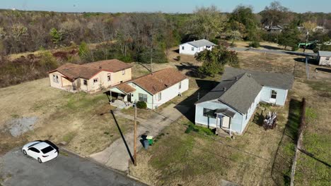 Dangerous-drug-houses-in-outskirts-of-American-city