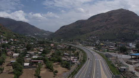 Luftaufnahme-Der-Hazara-Autobahn-Und-Der-Berge