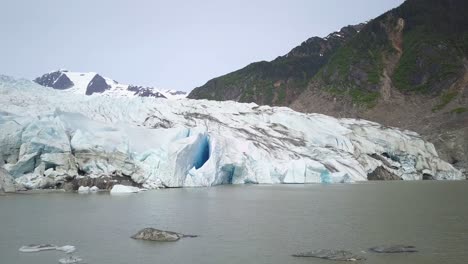 Alaska---Mendenhall-glacier-2019