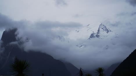 Majestic-peak-of-Mount-Pembroke-in-New-Zealand-hidden-in-clouds-,-time-lapse
