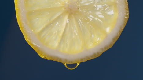 Detail-of-lemon-slice-filmed-in-studio-in-slow-motion