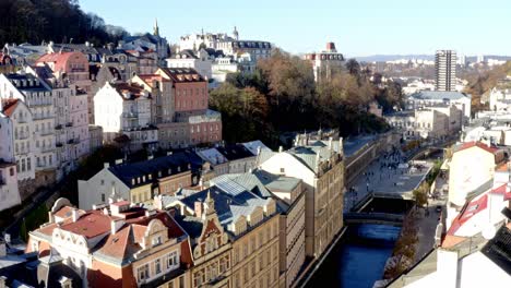 Karlovy-Vary-spa-town-with-pretty-houses-and-Teplá-river-in-sunlight