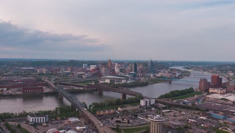 Hyperlapse-of-the-skyline-of-downtown-Cincinnati