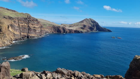 Panoramablick-Auf-Die-Spitze-Von-San-Lorenzo-Auf-Der-Insel-Madeira-An-Einem-Sonnigen-Tag