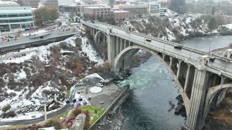 Aerial-shot-of-the-Monroe-Street-Bridge-in-Spokane,-Washington's-downtown-district