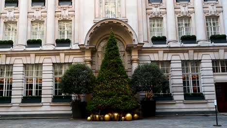 Christmas-Tree-within-The-Rosewood-Hotel,-High-Holburn,-London,-United-Kingdom