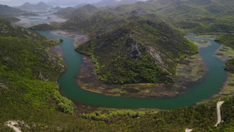Pavlova-strana-viewpoint.-river-bent-and-mountains,-Montenegro