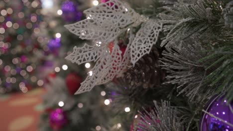 Close-up-of-balls-on-Christmas-tree