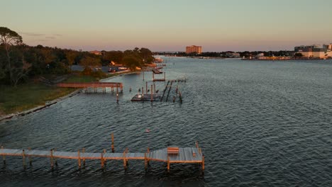 Aerial-view-of-docks-along-inlet-waterway-between-Alabama-and-Florida