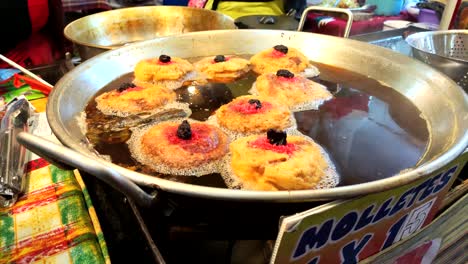 Fried-muffins-in-Guatemala-food-stand
