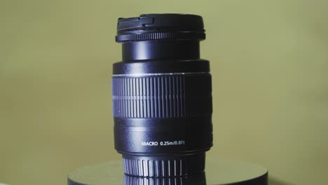 Camera-crop-lens,-18-55-macro,-zoom,-360-rotating,-photography-equipment,-slow-motion,-close-up-shot,-4K
