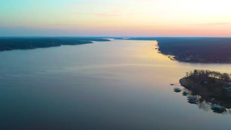Beautiful-Sunrise-Over-Grand-Lake-O'-the-Cherokee-In-Midwest-Oklahoma,-Ozark-Mountain-Reservior