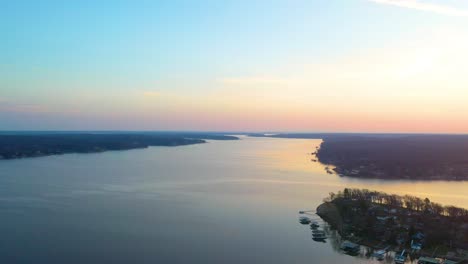 Aerial-Drone-View-Of-Grand-Lake-O'-the-Cherokees-With-Midwest-Vacation-Lake-Houses-and-Floating-Docks-In-Oklahoma