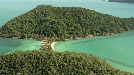 Luftaufnahmen-Weitwinkel-Von-Thailändischen-Inseln-Mit-Weißem-Sandstrand-Und-Sandbank