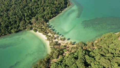 4K-Luftaufnahmen-Von-Tropischen-Inseln,-Die-Durch-Einen-Sandbankstrand-In-Thailand-Miteinander-Verbunden-Sind