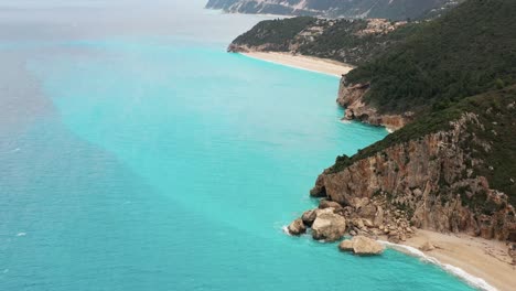 Turquoise-waters-and-sandy-beach-at-Lefkada