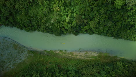 Drone-shot-of-rafting-on-the-Rio-Grande-in-Portland,-Jamaica