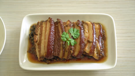 Mei-Cai-Kou-Rou-or-Steam-Belly-Pork-With-Swatow-Mustard-Cubbage-Recipes---Chinese-food-style