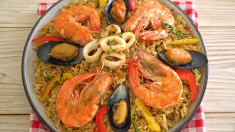 Seafood-Paella-with-prawns,-clams,-mussels-on-saffron-rice---Spanish-food-style