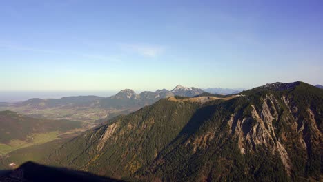 Vista-De-Las-Montañas-De-Los-Alpes-En-Baviera-Alemania-Desde-La-Cumbre-De-Brecherspitz