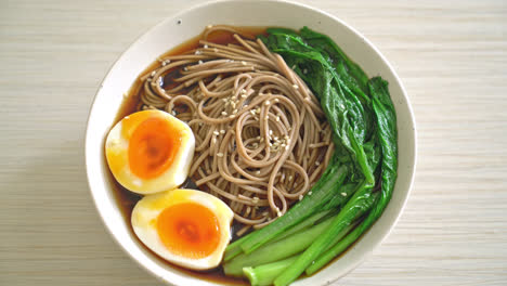 ramen-noodles-with-egg-and-vegetable---vegan-or-vegetarian-food-style