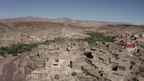 Luftaufnahme-Eines-Kleinen-Dorfes-In-Der-Nähe-Von-Taliouine-Im-Süden-Marokkos