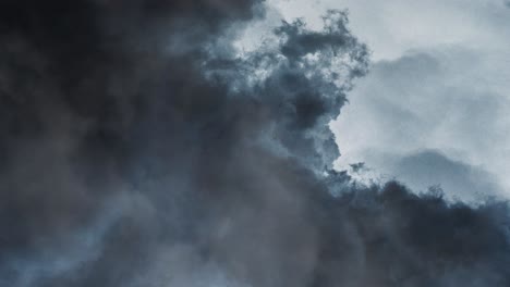 Nubes-De-Tormenta-Con-Relámpagos.-Bucle-De-Lapso-De-Tiempo-De-4k