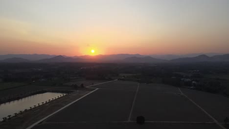 Orbitalansicht-Aus-Der-Luft-Mit-Landschaft-Und-Sonnenuntergang-In-Thailand