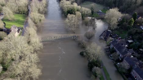 Casas-Inundadas-En-Reino-Unido-Río-Severn-Ironbridge-Inglaterra-Reino-Unido-Imágenes-De-Drones