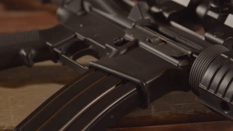 Makro-Dolly-Von-AR-15-Trigger-Und-Empfänger