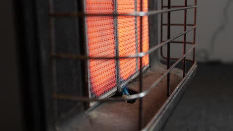 Ceramic-butane-gas-heater-grill-close-up