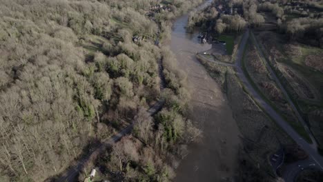 Überschwemmte-Häuser-River-Seven-In-Ironbridge-England-Drohne-Luftaufnahme