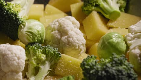 Cauliflower,-Broccoli,-Brussels-Sprouts,-Potatoes-Seasoned-with-Salt-and-Pepper