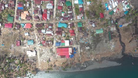 Vom-Taifun-Odette-Betroffene-Hausdächer-In-Der-Küstenstadt-South-Leyte,-Philippinen