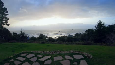 A-view-of-the-Pacific-Ocean-from-the-Oregon-Coast-on-an-overcast-morning---time-lapse