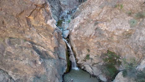 Eaton-Canyon-Falls-In-Der-Nähe-Von-Pasadena,-Kalifornien,-San-Gabriel-Mountains