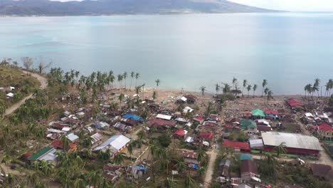 Provinz-Southern-Leyte-Mit-Häusern-Am-Meer,-Die-Nach-Dem-Einschlag-Des-Taifuns-Odette-Im-Dezember-2021-Auf-Den-Philippinen-Zerstört-Wurden