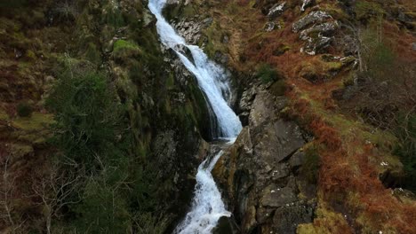 Kümmel-Wasserfall,-Glenmalure,-Wicklow,-Irland,-Februar-2022