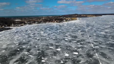 Pan-over-the-Muskegon-Lake-ice-shelf