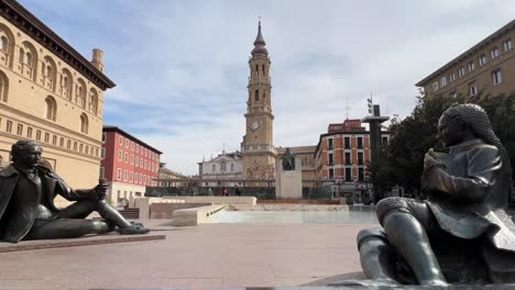 Zeitraffer-Des-Platzes-Plaza-Del-Pilar-In-Zaragoza,-Spanien,-Mit-Dem-Denkmal-Og-Goya