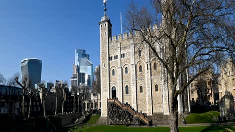 Eine-Enge-Ansicht-Des-Tower-Of-London-Und-Der-City-Of-London,-Vereinigtes-Königreich