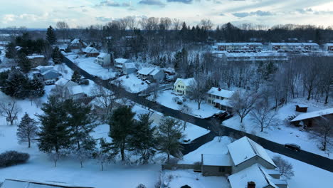 Residential-housing-community-in-winter-snow