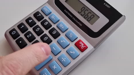 Collect-random-numbers-on-an-electronic-calculator