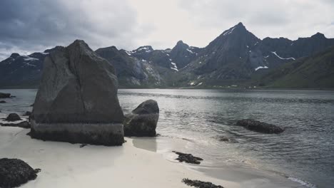 Majestuoso-Paisaje-De-Lofoten-En-Noruega