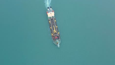 Un-Buque-De-Carga-Navegando-En-El-Océano-Atlántico-En-Aguas-De-Lagos