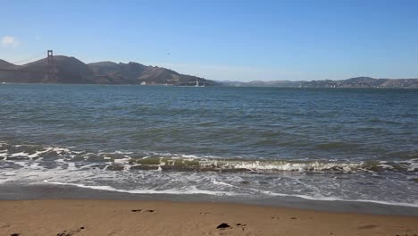 View-of-Waves-rolling-in-Crissy-Field-with-Golden-Gate-Bridge-in-the-Background