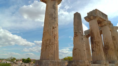 Majestuoso-Templo-De-Piedra-De-Mármol-De-Apolo-En-La-Antigua-Corinto-En-Un-Día-Soleado