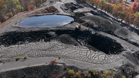 Mountain-coal-mining-in-USA