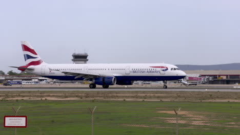 the-landing-of-an-airbus-A321-of-british-airways